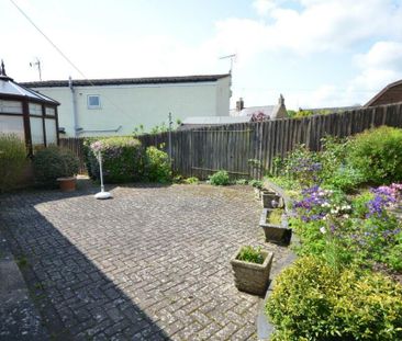 2 bedroom detached bungalow to rent - Photo 2