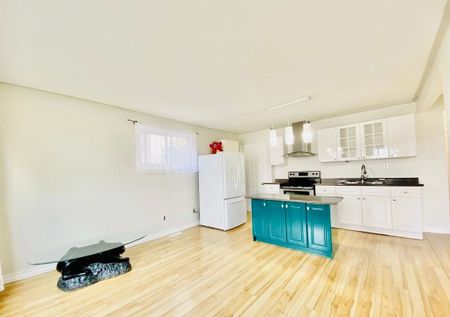 For Lease - 128 Stevenson Road Unit# Main, Oshawa, Ontario - Photo 4