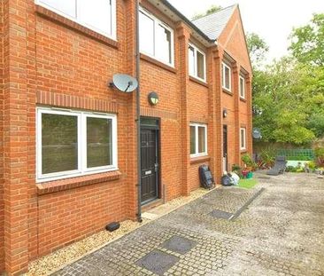 Stony Stratford - A Prime Bed Maisonette Within Gated Courtyard, MK11 - Photo 3