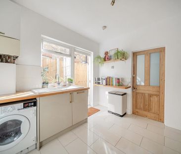 1 bedroom property to rent - Photo 2