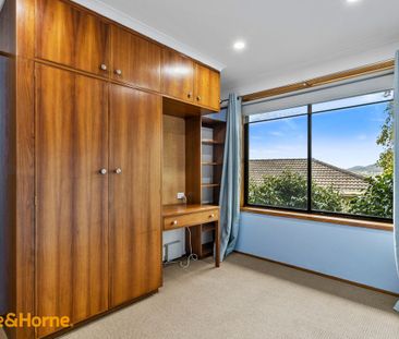 "Neat and Tidy 3 Bedroom Home + Sunroom!" - Photo 6