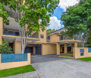 Spacious inner city unit - Photo 6