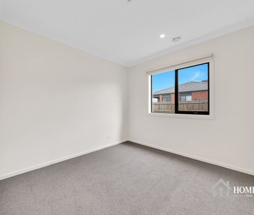 Modern Family Living with Space, Comfort & Value in Wallan - Photo 2