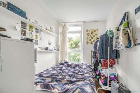 3 bedroom flat to rent - Photo 4