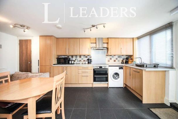 Fermor Crescent - Luton - Room In Shared House, LU2 - Photo 1