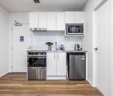 Furnished Studio + Extra Living Area - Photo 3