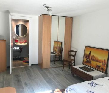 Belle chambre renovée à louer dans une villa - Photo 1