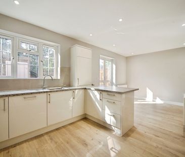 3 Bed Semi-Detached House, Ashville Road, E11 - Photo 1