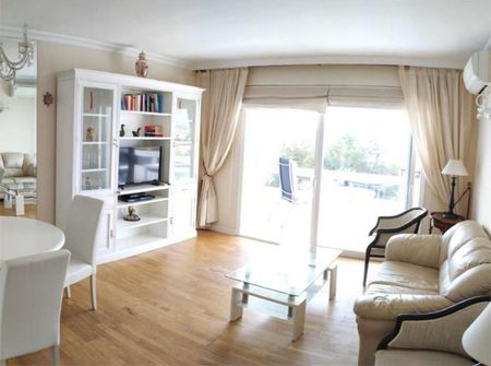 Alquiler de piso en Avenida Jacaranda, 118 - Photo 3