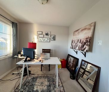 For Lease - 529 Honeylocust Avenue, Kanata, Ontario - Photo 1