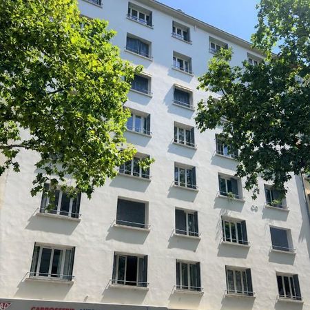 Location Appartement 1 pièce 30m² LYON 7ème - Photo 3