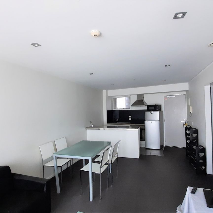 Spacious 2 Bedroom with Balcony - Photo 1