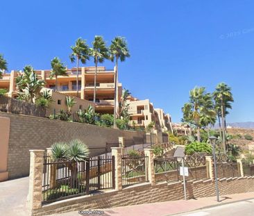 Alquiler de piso en Calle Benalauría - Foto 2