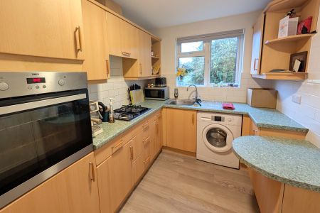 Marston Road, Woking, Surrey, GU21 - Photo 2