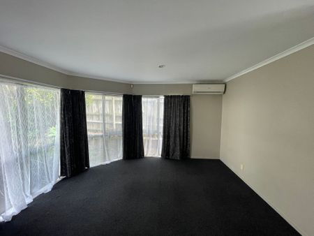 Spacious Brick & Tile Home – Available for Rent&excl; - Photo 2