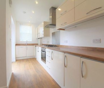 2 bedroom semi-detached house to rent - Photo 4