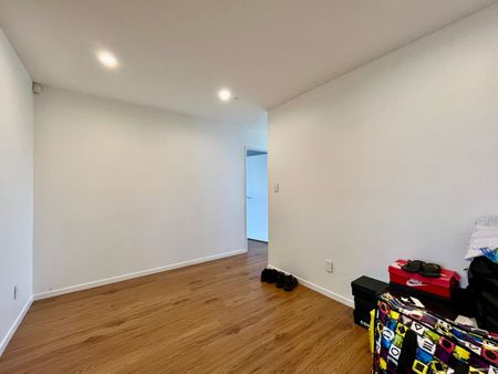 38D Greenhill Crescent, Pakuranga, NZ 2010 - Photo 2