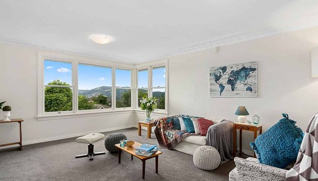 Charming 5BR Roslyn Retreat w/Deck & Garden - Photo 1