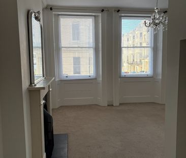 2 Bed Flat, Chesham Road, BN2 - Photo 2