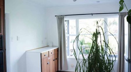 Sunny Elevated Home Near Tahunanui Beach – Privacy, Views and Character - Photo 3