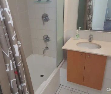 “Fully Furnished Central CBD Apartment” - Photo 1