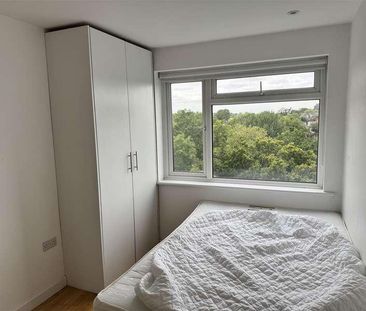 Wickliffe Avenue, London, N3 - Photo 3