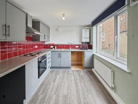 2 bedroom flat to rent - Photo 4