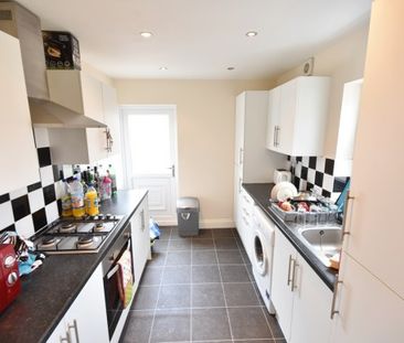 3 Bed - Eighth Avenue, Heaton - Photo 5