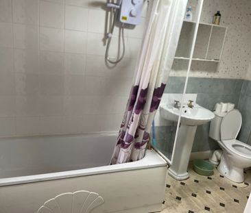 1 Bed Flat, Otago Street, G12 - Photo 5