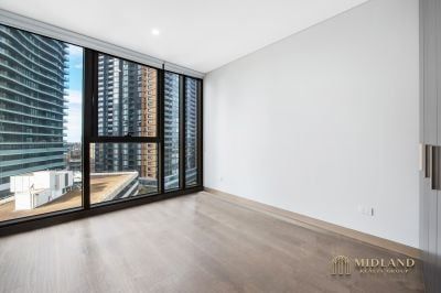 Luxury 2 Bedroom with Harbour Bridge View - Photo 4