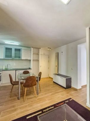 Alquiler de piso en Calle Jorge Manrique, 73 - Photo 1