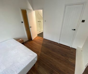 Room in a Shared House, St. Davids Square, E14 - Photo 1