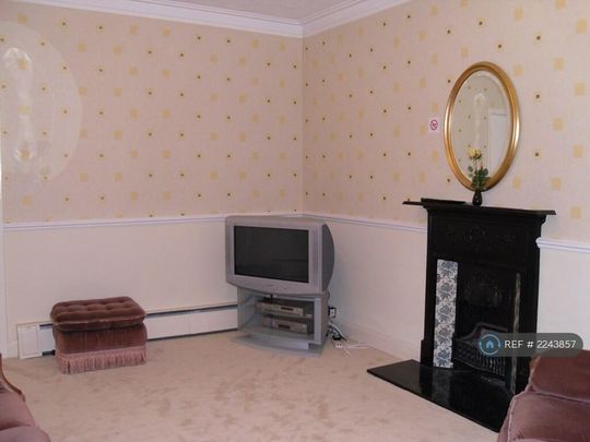 6 bedroom detached house to rent - Photo 1