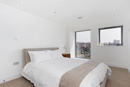 The Leas, Westcliff-On-Sea - Photo 4