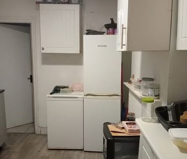 Room in a Shared House, Vicarage Lane, E15 - Photo 6