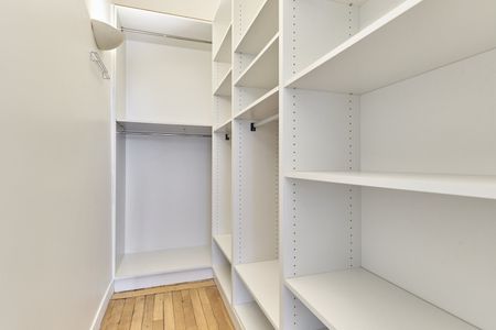Tout savoir sur cet appartement dans le quartier Triangle d'Or, à Paris 8ème - Photo 2