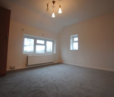 Robin Hood Lane, Chatham, London - Photo 3