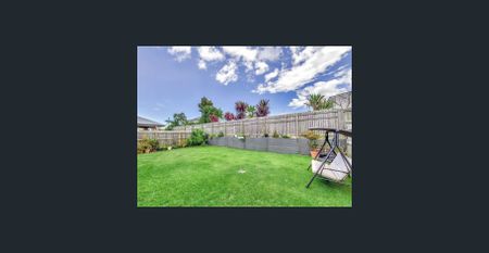 Spacious Five-Bedroom Family Home in the Heart of Mango Hill - Photo 4