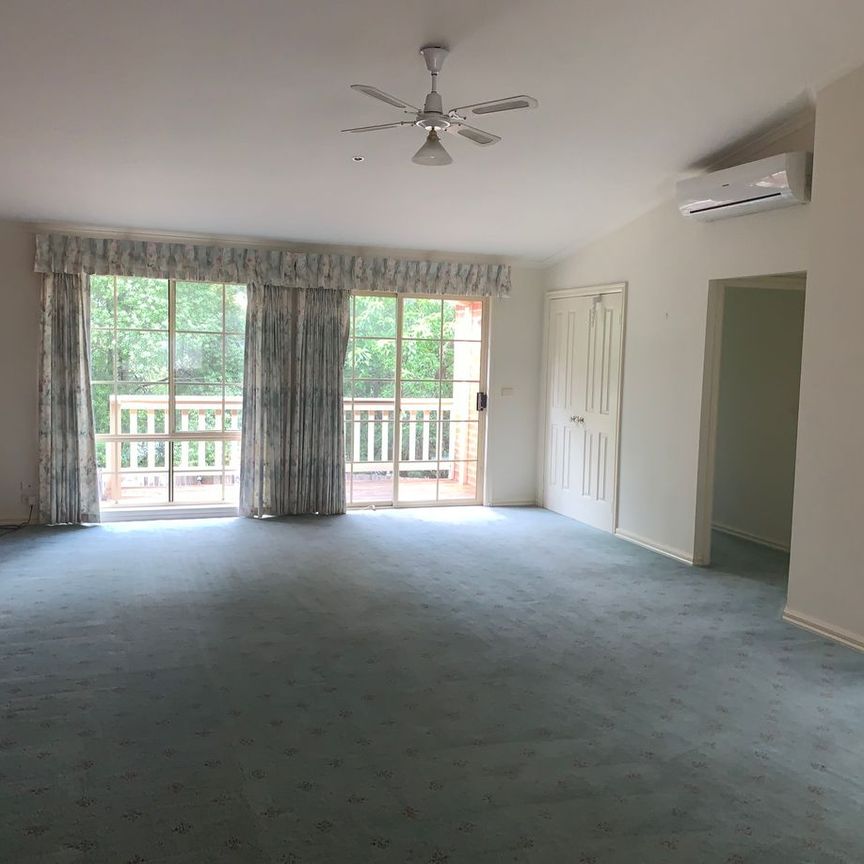 When Location & Convenience Is Important - Photo 1