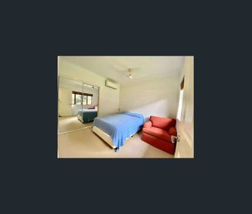 Immaculate Family Living in Redlynch - Photo 5