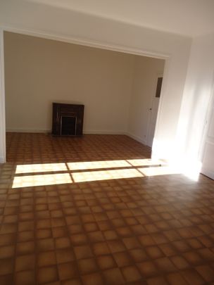 Location Appartement 5 pièces 101m² VARENNES VAUZELLES 58640 - Photo 1