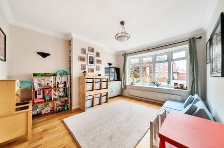 4 bedroom semi-detached house to rent - Photo 2