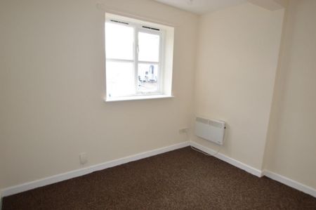 Bradgate Drive, Wigston, Leicestershire - Photo 3