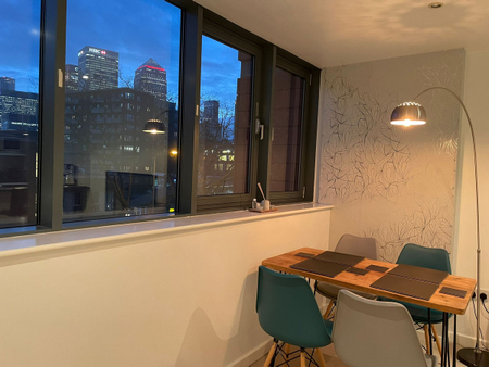 East India Dock Road, London, E14 - Photo 5