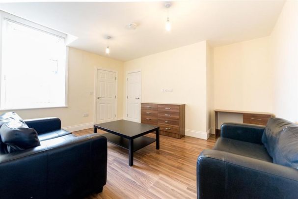 4 bedroom maisonette to rent - Photo 1