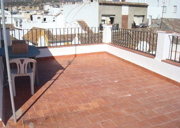 Middle Floor Apartment in Estepona