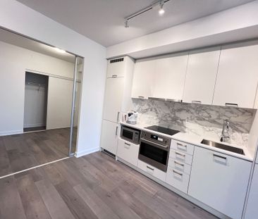 For Lease - 10 Honeycrisp Crescent Unit# 610, Vaughan, Ontario - Photo 1