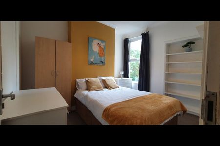 Room in a Shared House, Brading Road, BN2 - Photo 5