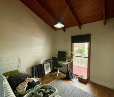 Charming Cottage In Blackheath! - Photo 6