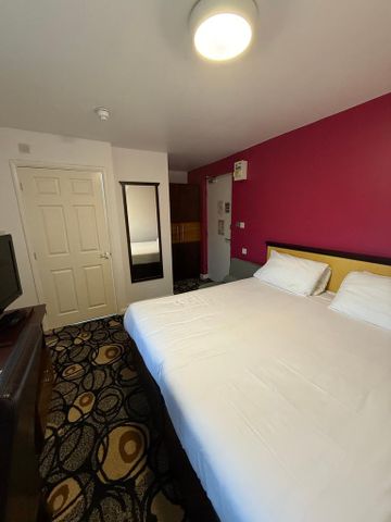 1 bedroom in a house share to rent - Photo 3